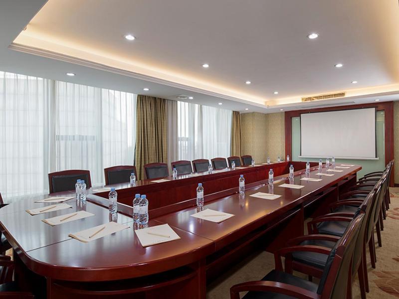 Vienna International Hotel Taicang Nanyang Plaza Екстериор снимка