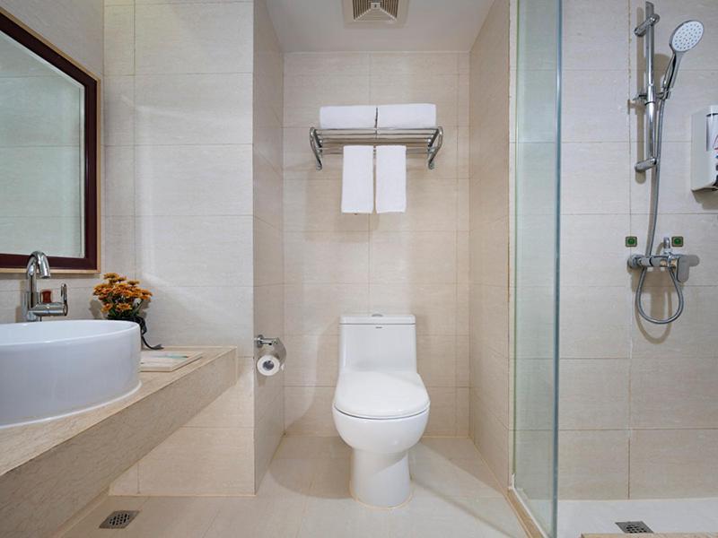 Vienna International Hotel Taicang Nanyang Plaza Екстериор снимка