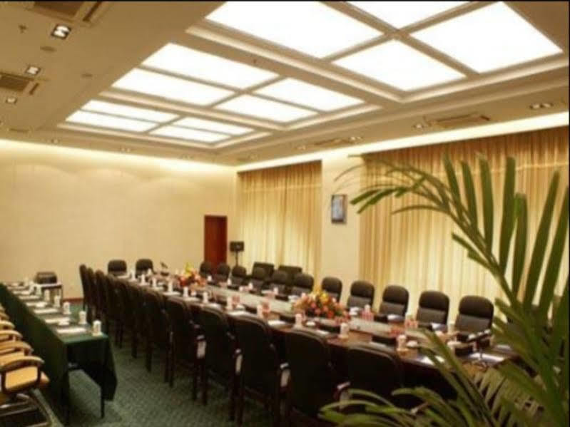 Vienna International Hotel Taicang Nanyang Plaza Екстериор снимка