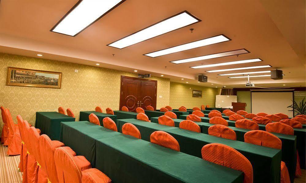 Vienna International Hotel Taicang Nanyang Plaza Екстериор снимка